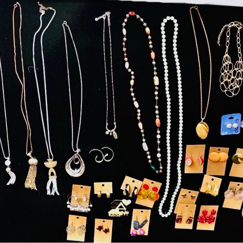 Lot of 50 Vintage Costume Jewelry Earrings Pendants Necklaces Bracelets Rings